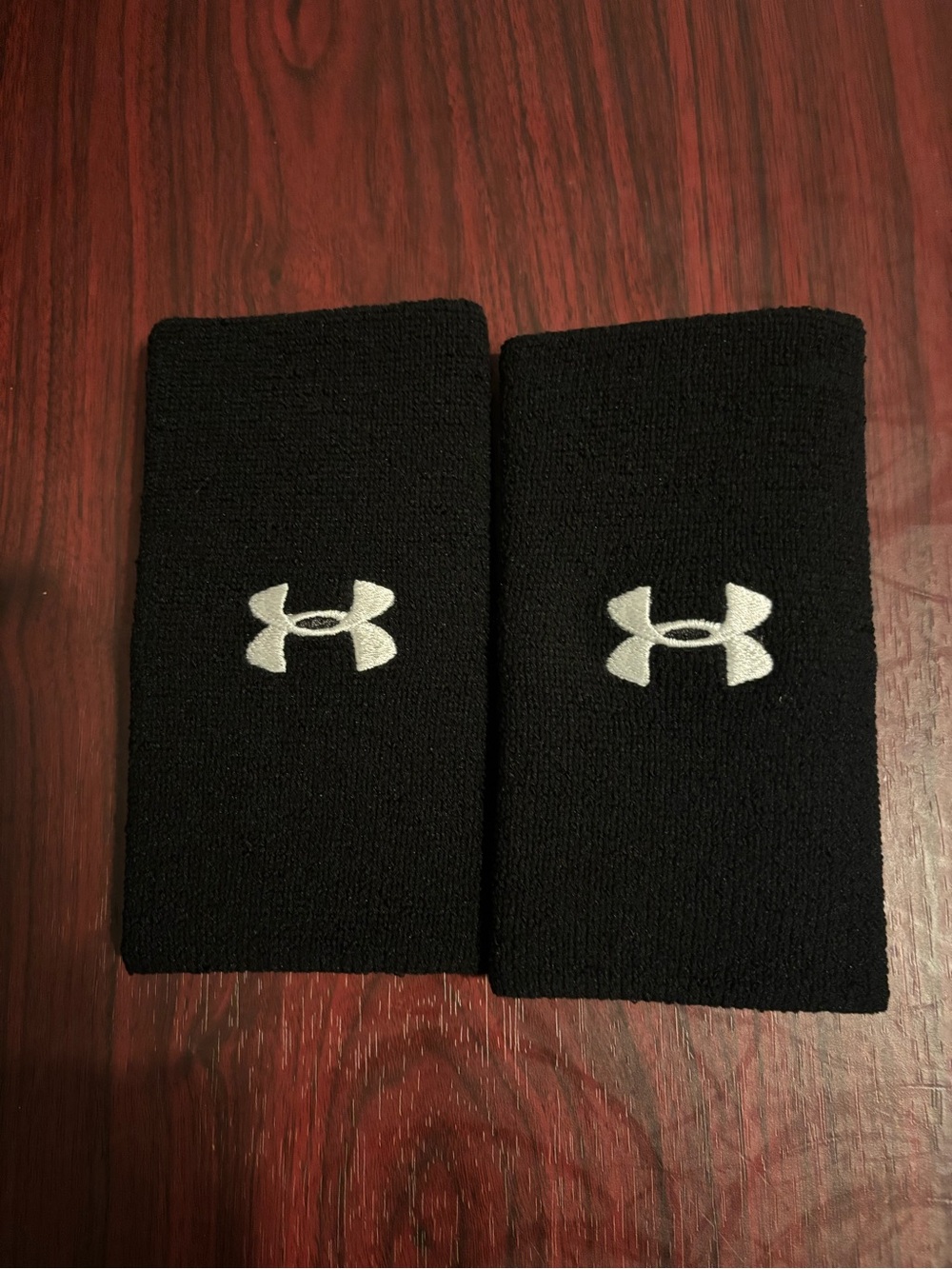 New Under Armour Black Wristbands with White Logo - Accessories Gloves 6”